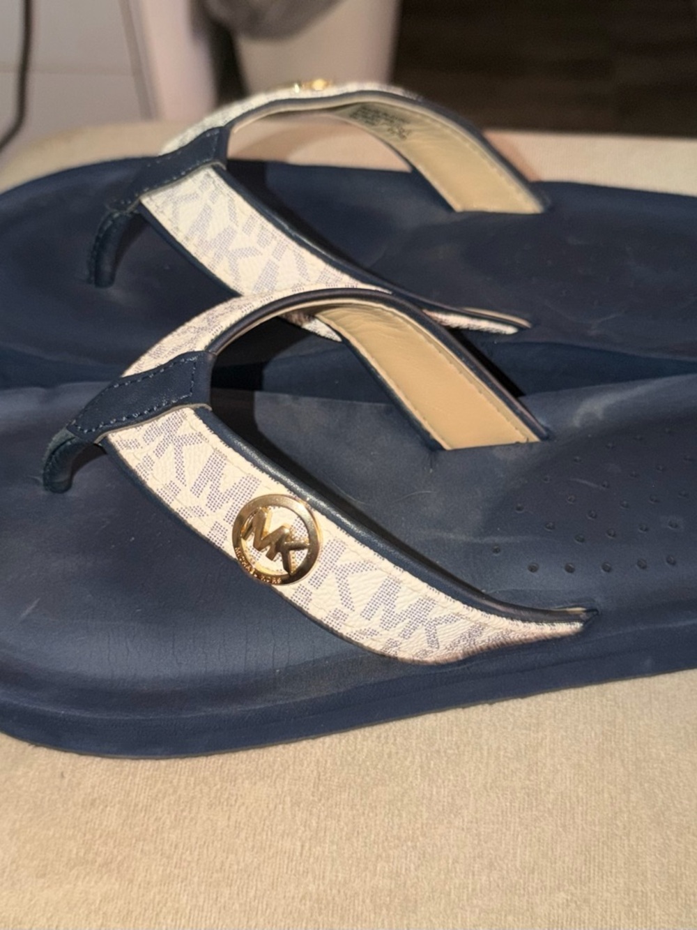 Michael Kors Navy and White Logo Thong Sandals - Picture 2 of 4